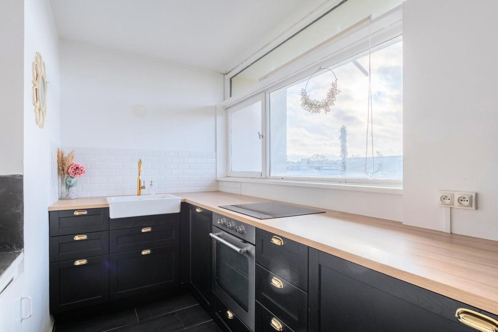 Stmaur Equipped With Elevator Apartment